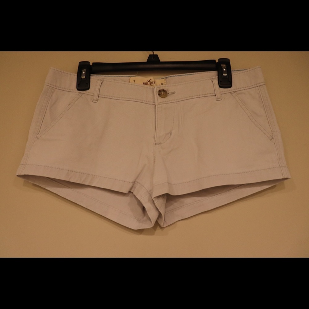 Hollister light gray/white shorts